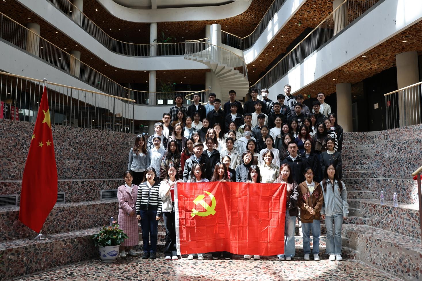 图片4(24级经济法与国科大联学活动).jpg