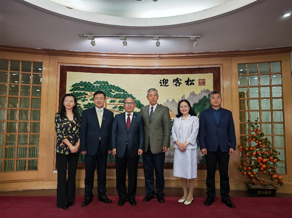 41ff23b7-1625-441a-abcb-c76c80de0398.jpg