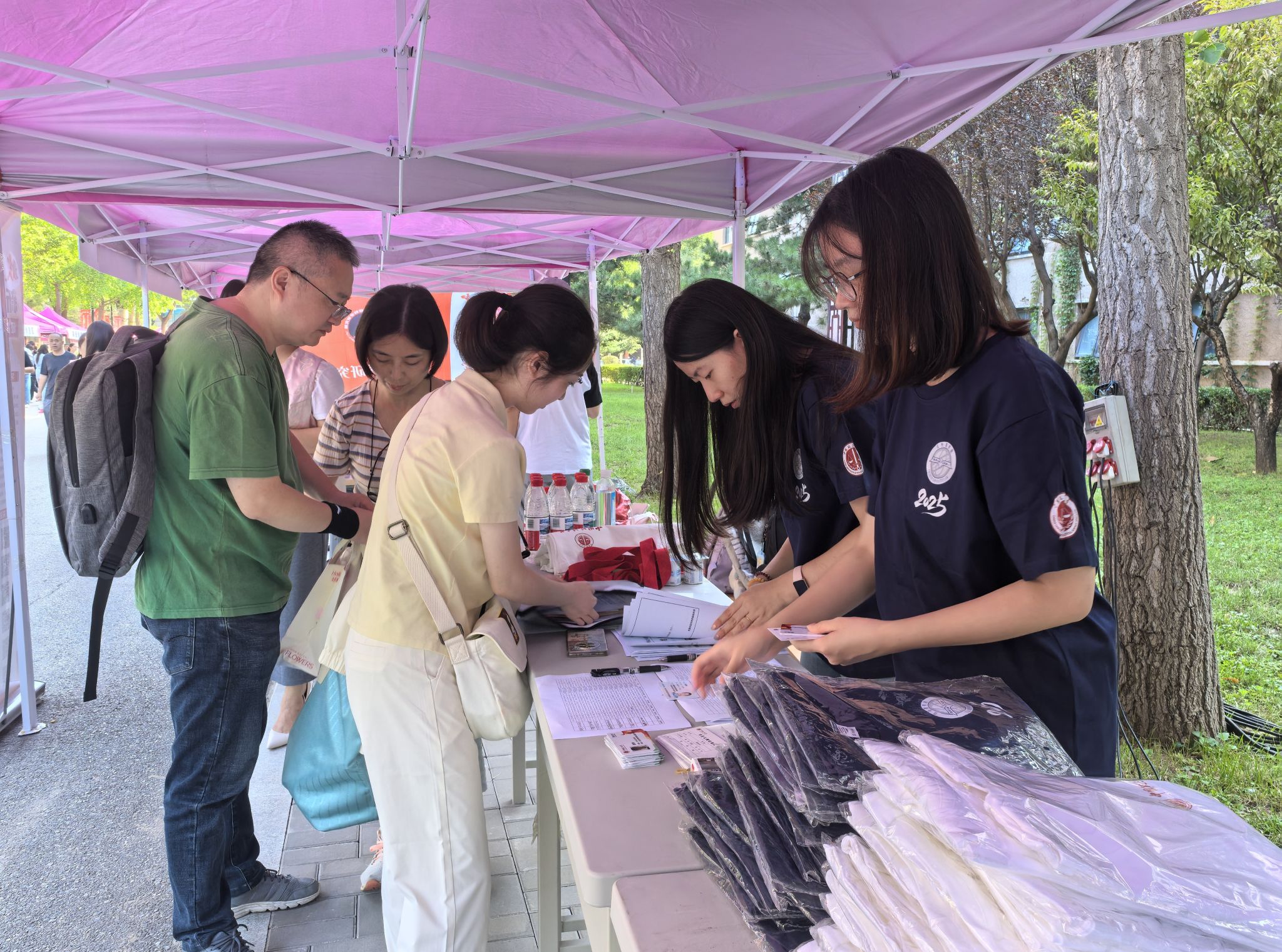 报到现场2 颜可歆.jpg