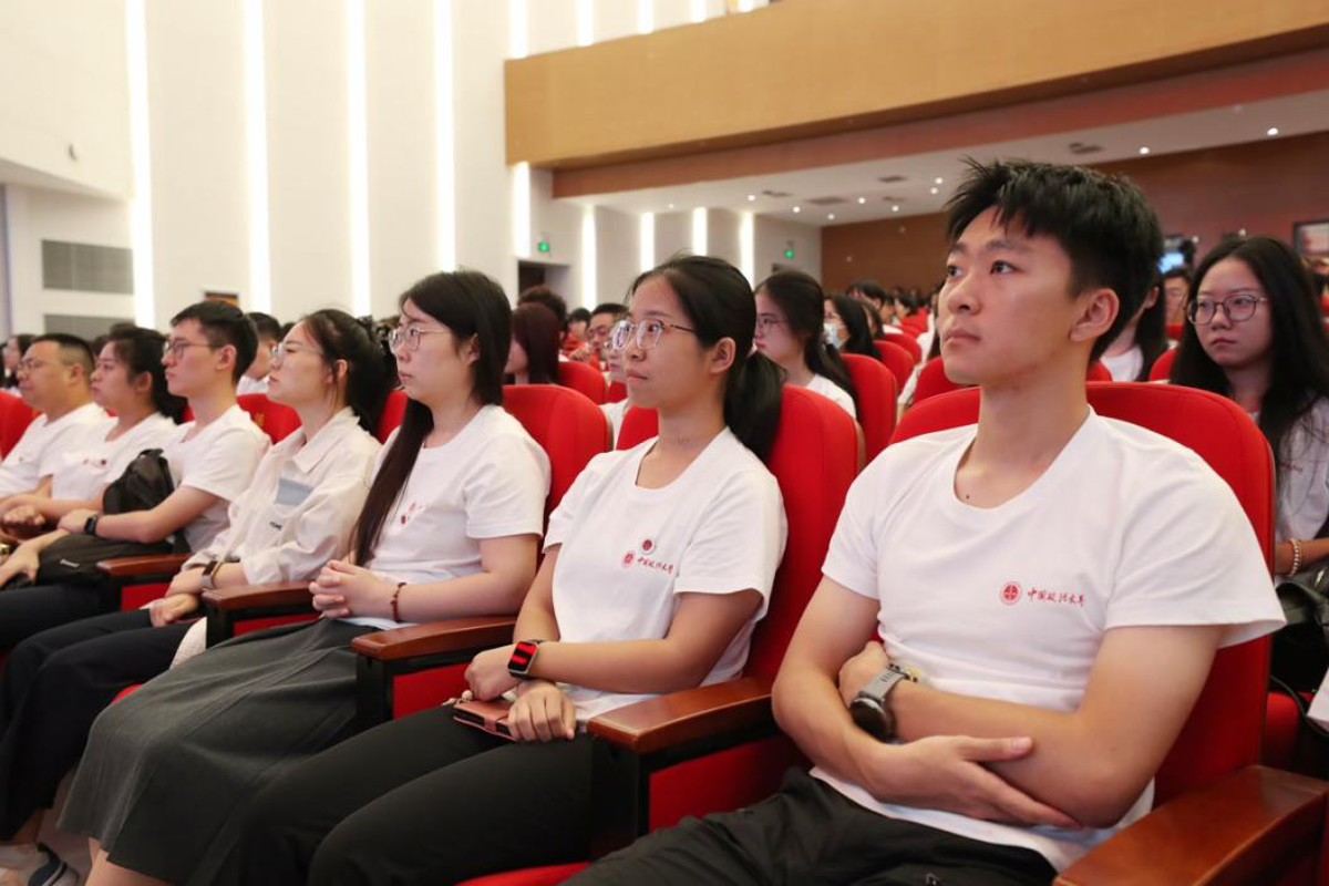 e56c0528-3bf9-4800-b6dd-e46ecf52507a.jpg